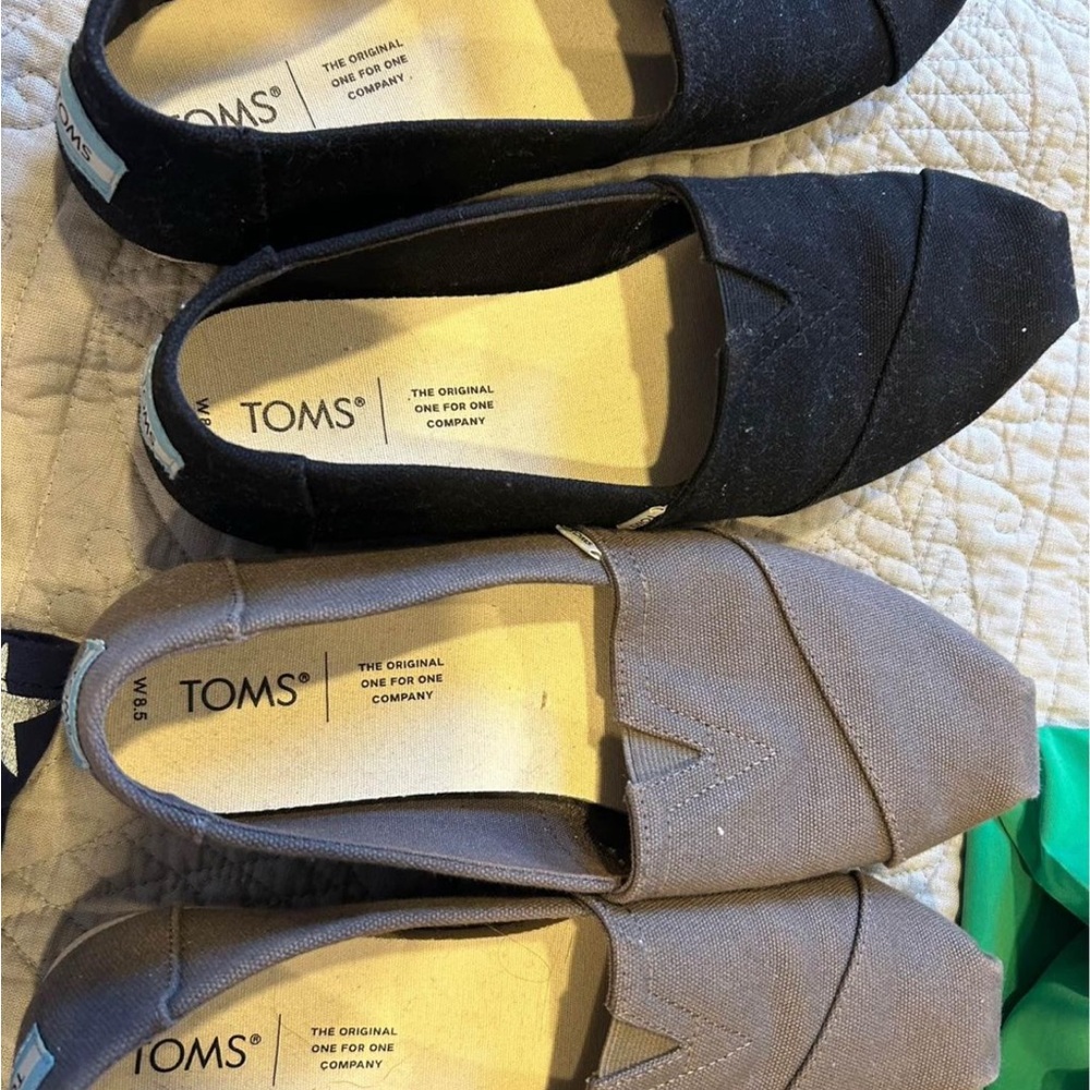 Lot of Toms size 8.5 gray and black